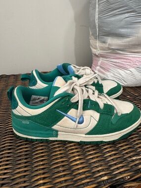 Nike women’s' dunk low disrupt 2 Green and White Low-Top Sneakers